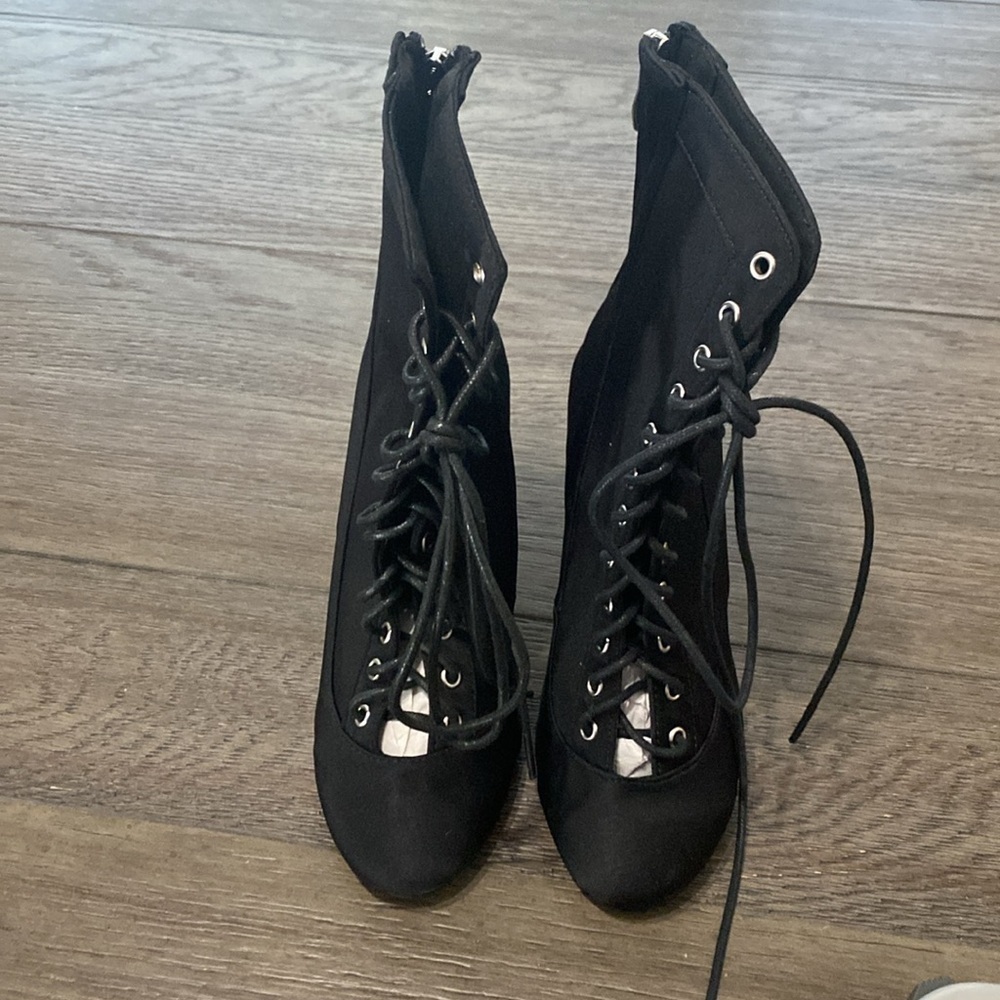 NWT BURJU Savashjay Closed Toe Lace Up Ankle Boots | Black | Size 5.5 - Picture 6 of 9